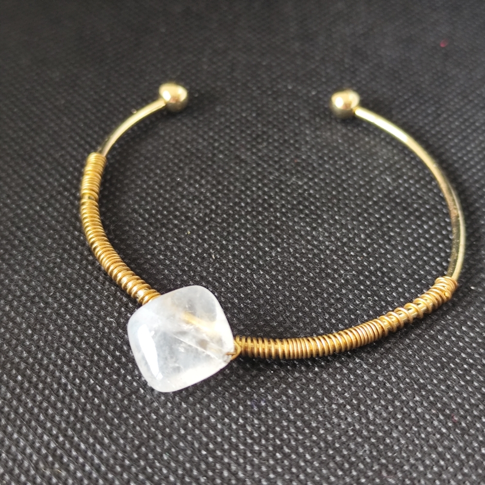 4/$50⭐️Gold Wire Bracelet with Clear Stone